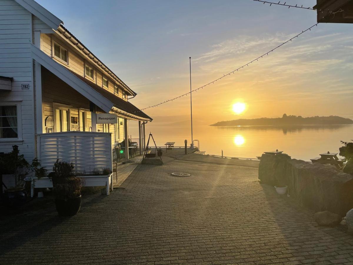 Sjoberg Hotell Og Ferie Leiligheter Østhusvik Extérieur photo