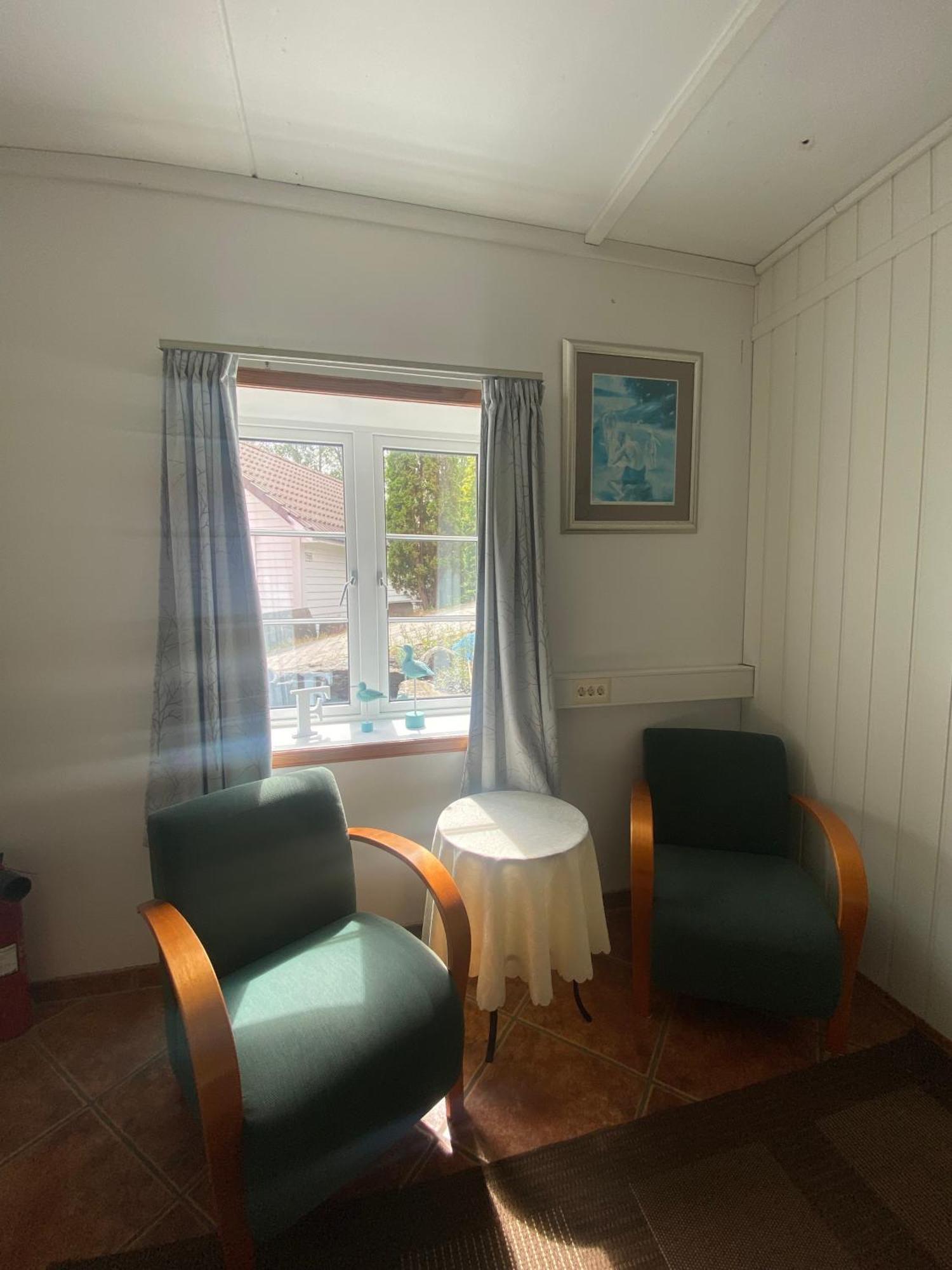 Sjoberg Hotell Og Ferie Leiligheter Østhusvik Extérieur photo