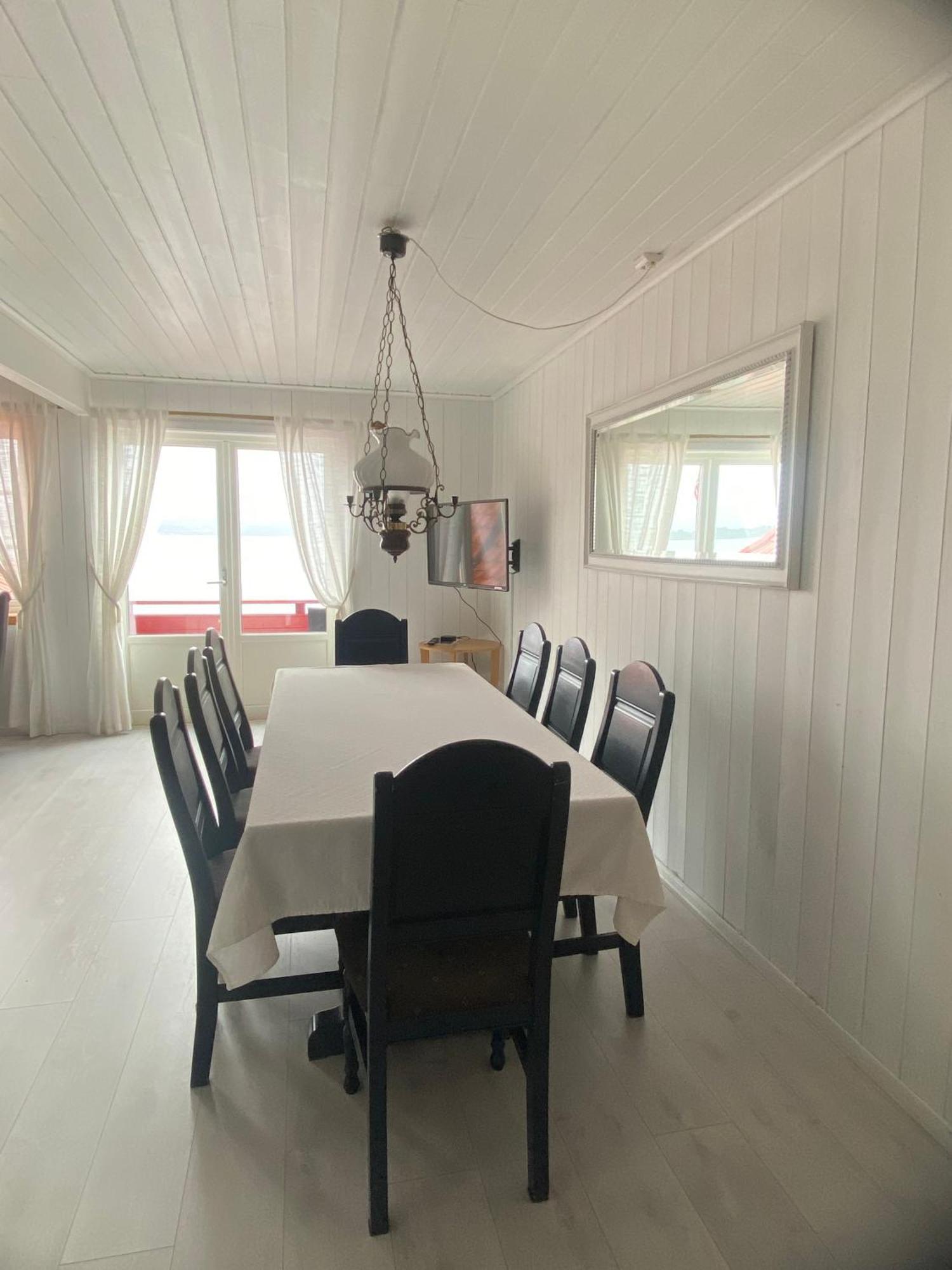 Sjoberg Hotell Og Ferie Leiligheter Østhusvik Extérieur photo