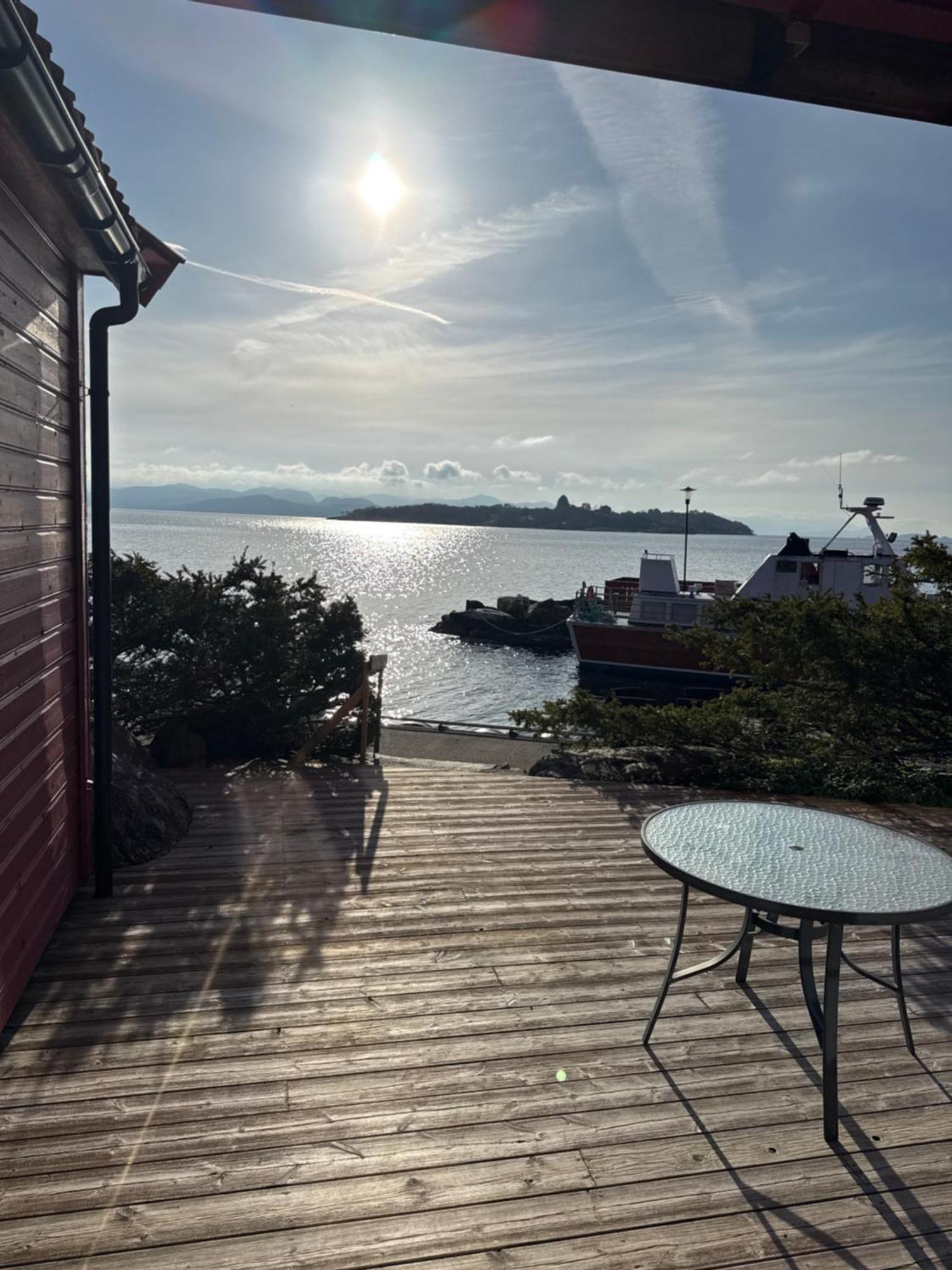 Sjoberg Hotell Og Ferie Leiligheter Østhusvik Extérieur photo