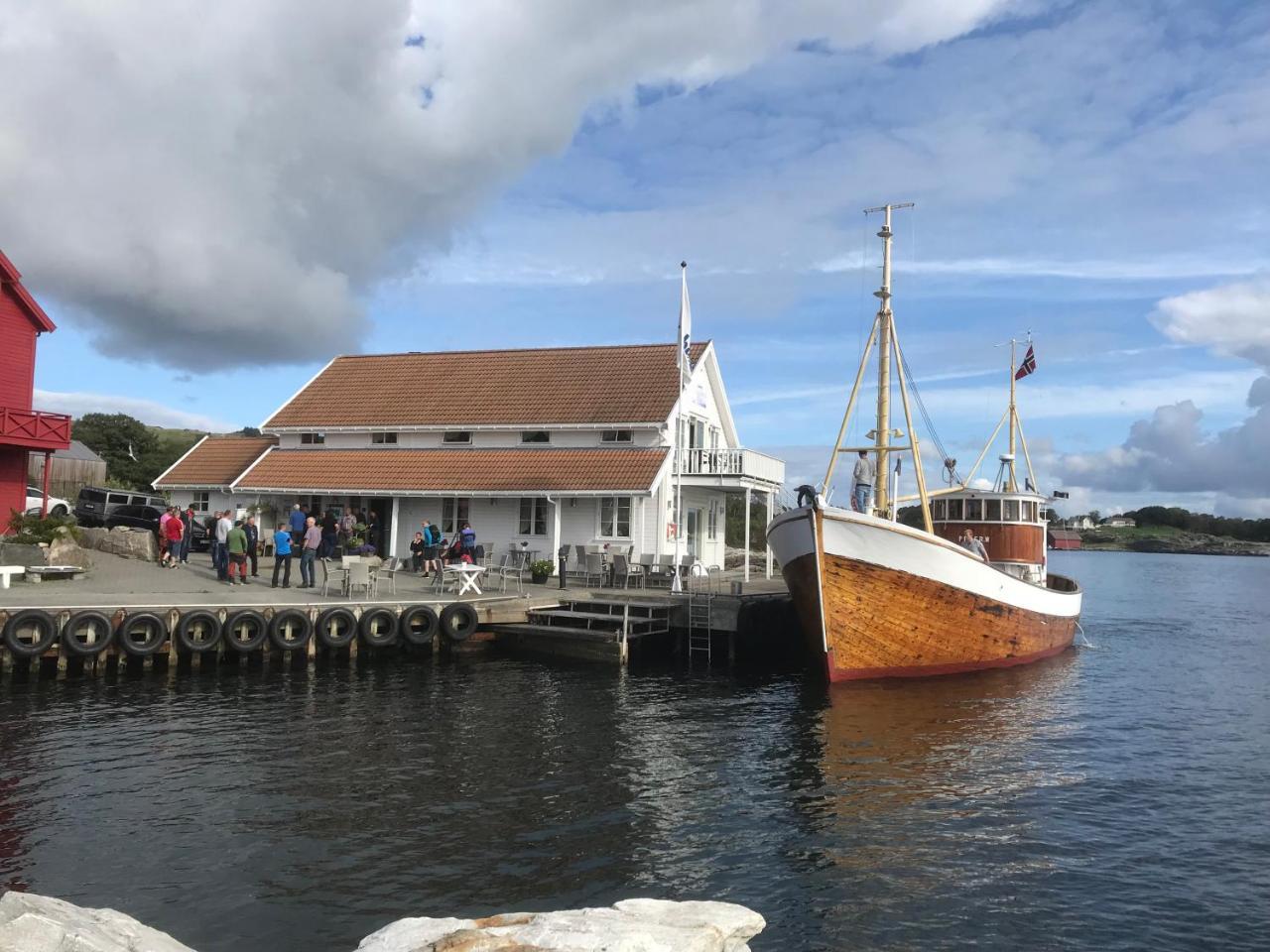 Sjoberg Hotell Og Ferie Leiligheter Østhusvik Extérieur photo