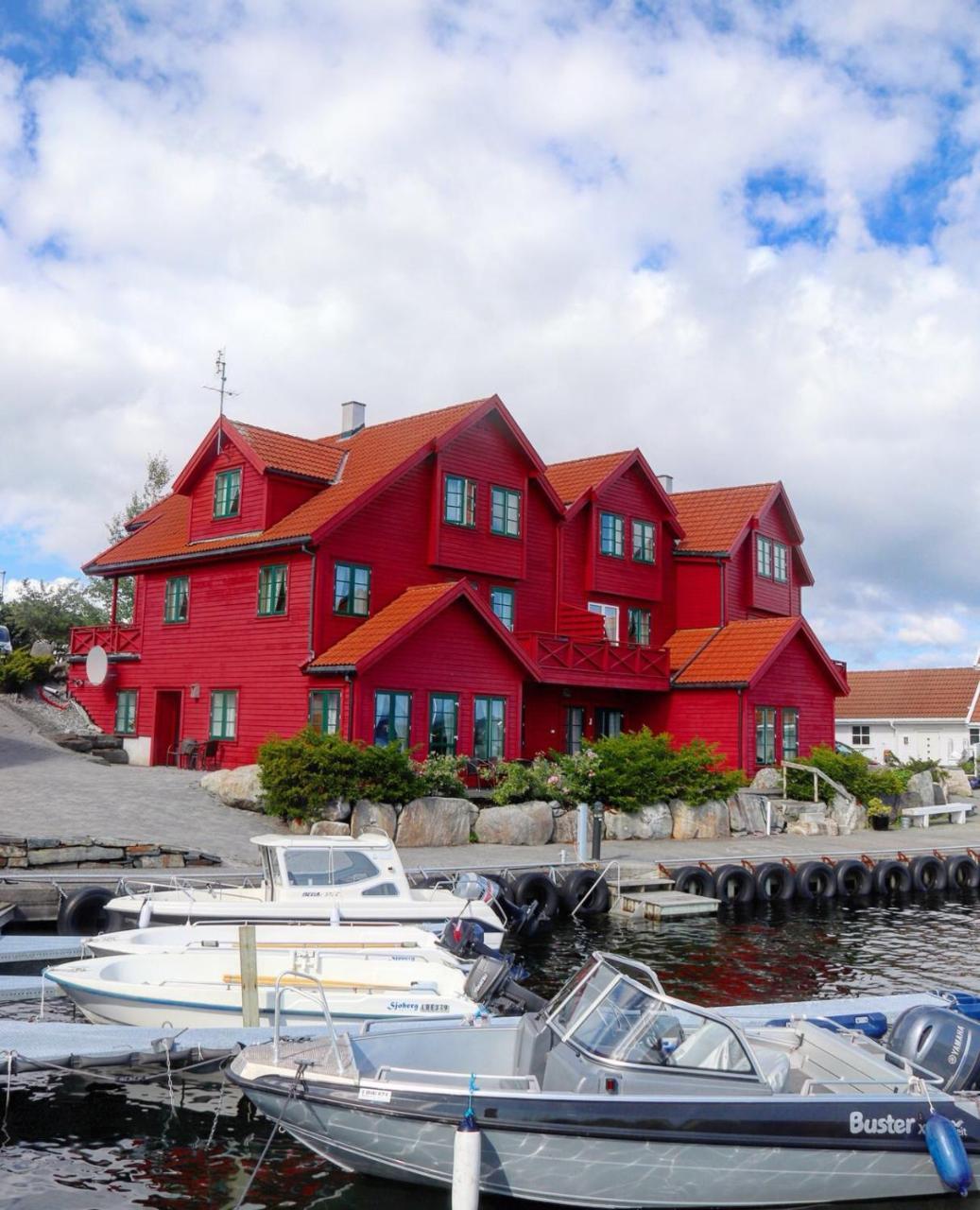 Sjoberg Hotell Og Ferie Leiligheter Østhusvik Extérieur photo