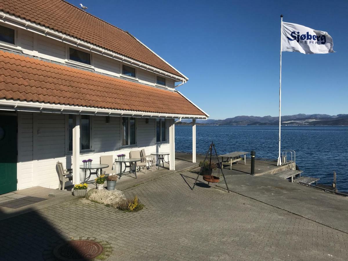 Sjoberg Hotell Og Ferie Leiligheter Østhusvik Extérieur photo