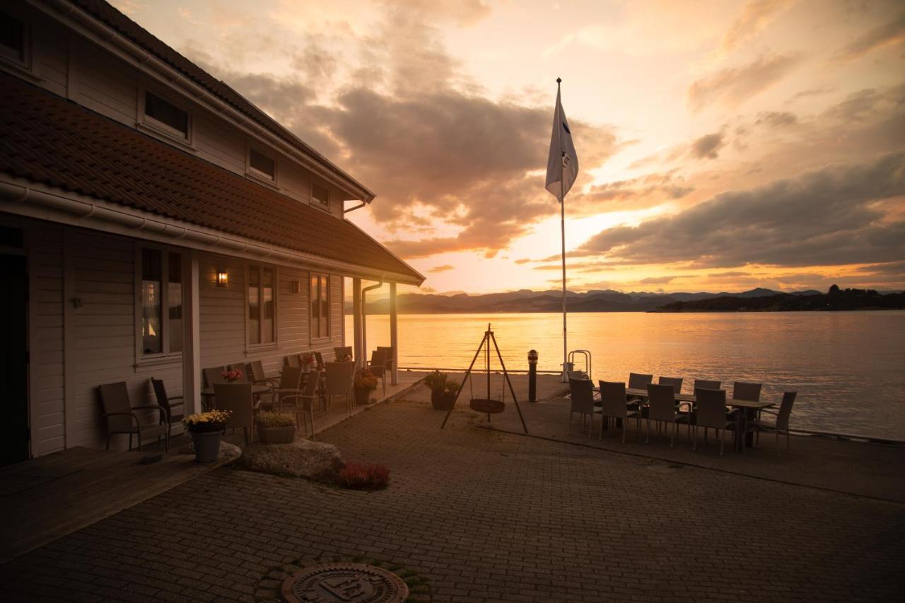 Sjoberg Hotell Og Ferie Leiligheter Østhusvik Extérieur photo